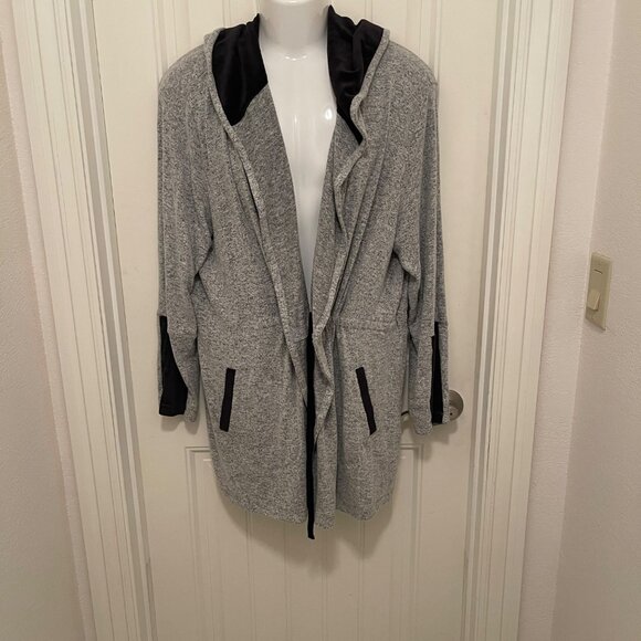 Chicos Zenergy Gray & Black Hooded Open Front Cardigan‎ Jacket Women’s 3, 16-18 - Picture 2 of 16